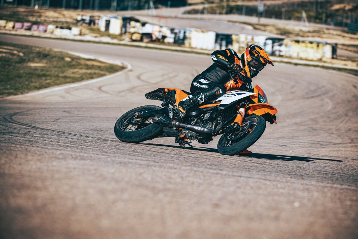 390 SMC R