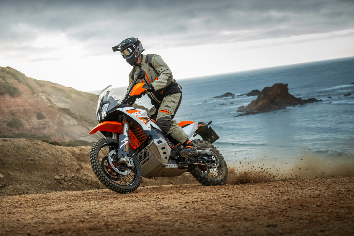 890 Adventure R