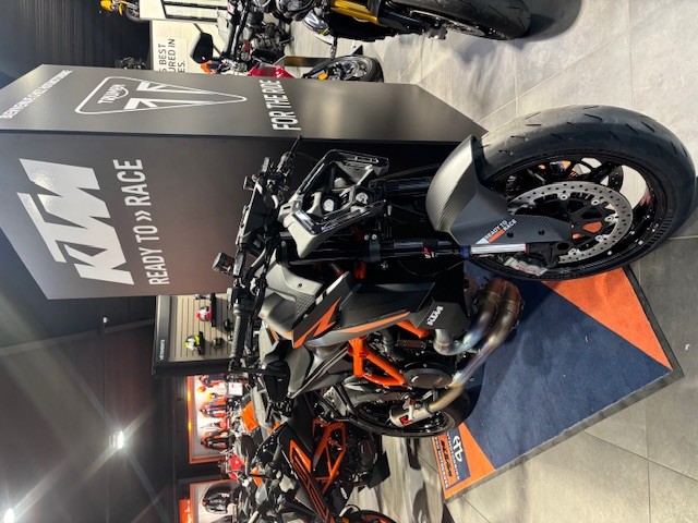 SUPER DUKE R EVO 1390