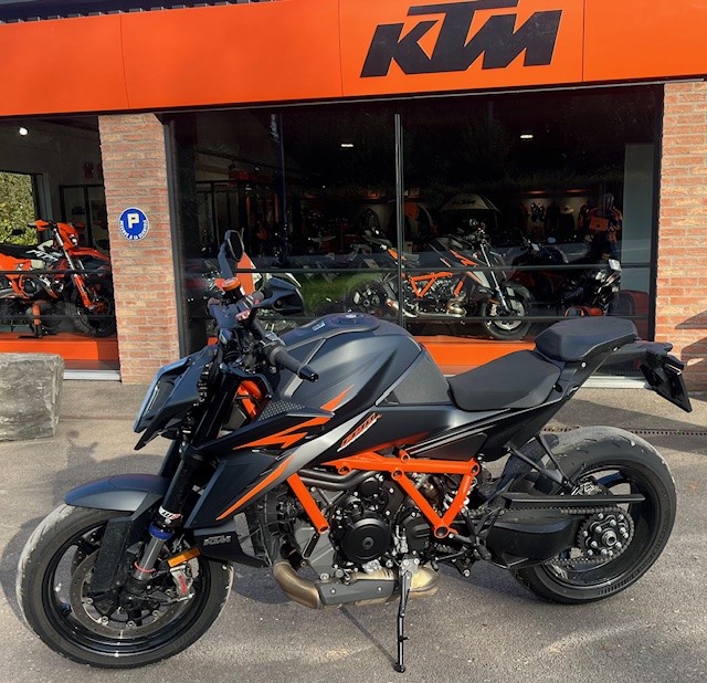 SUPER DUKE R EVO 1390